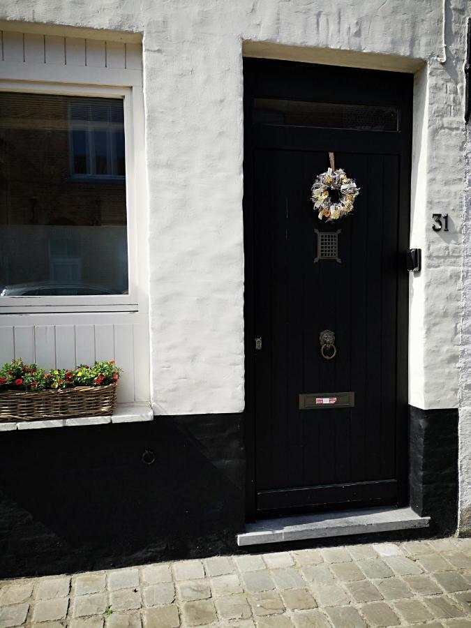Riverside - Centre Of In Calm Area Bed & Breakfast